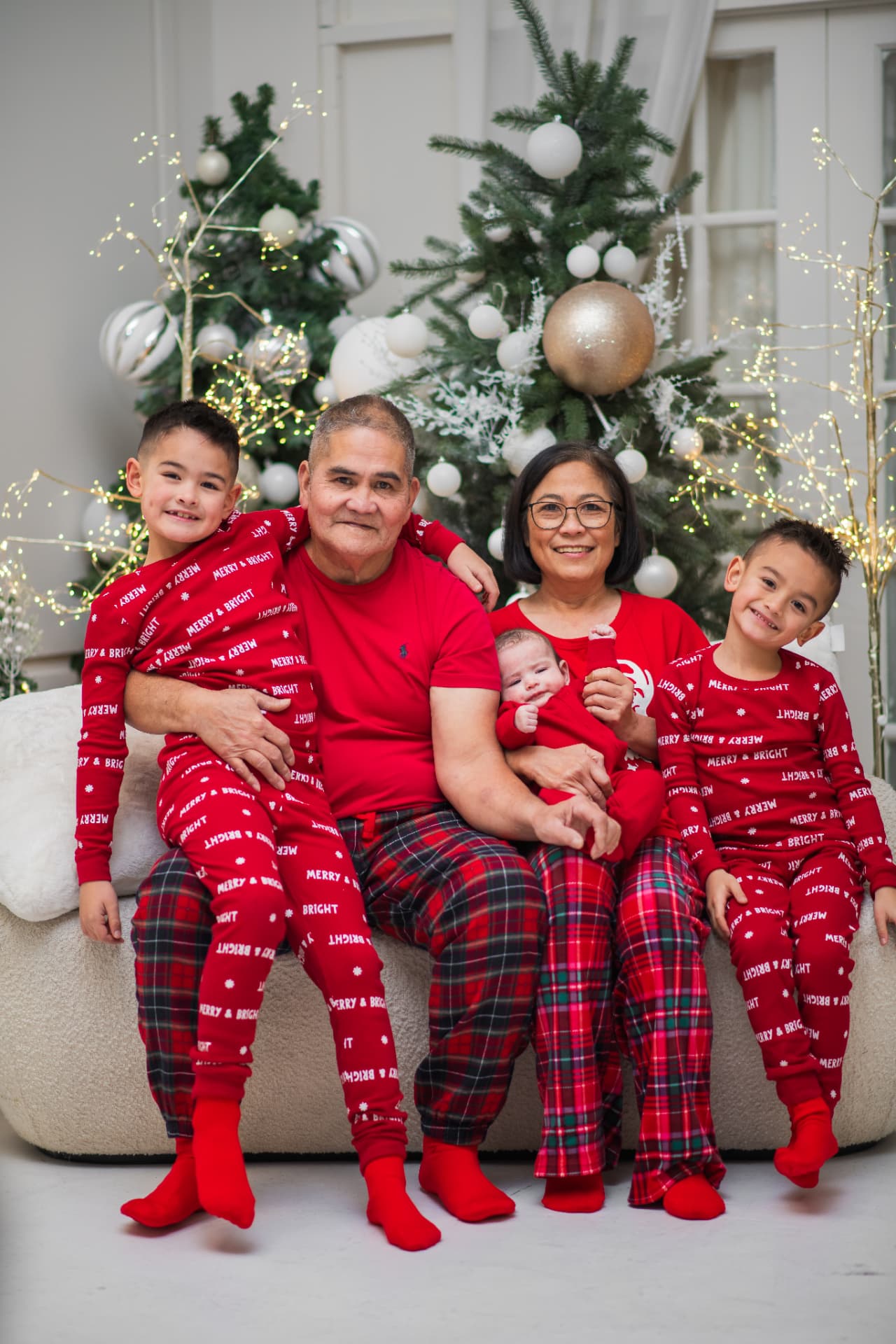 Christmas mini session in Montreal photographed by Keyris Rodriguez