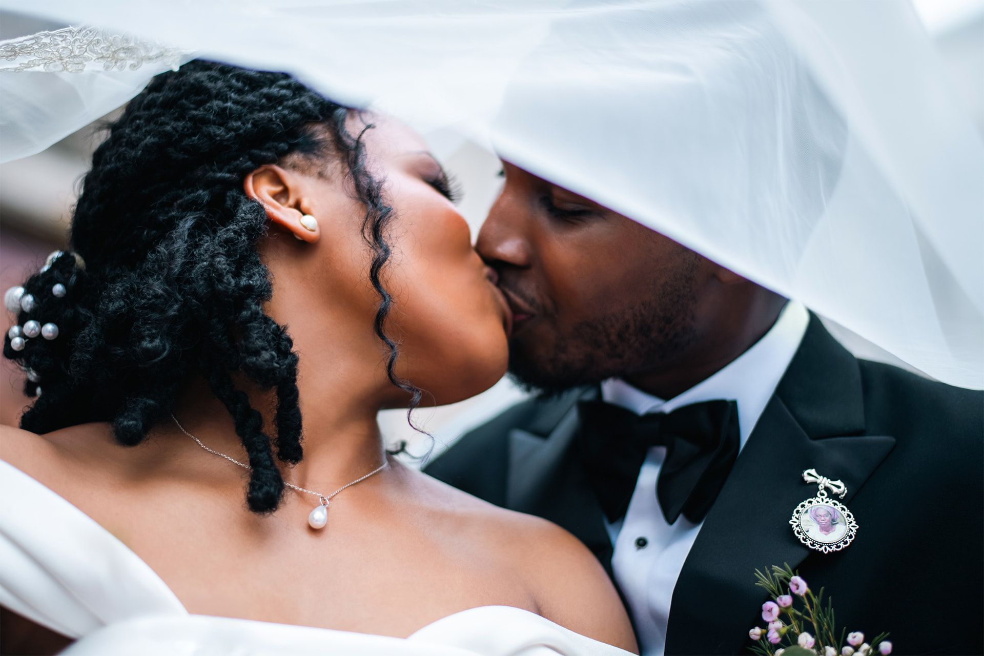 Wedding and engagement photography by Keyris Rodriguez in Montreal