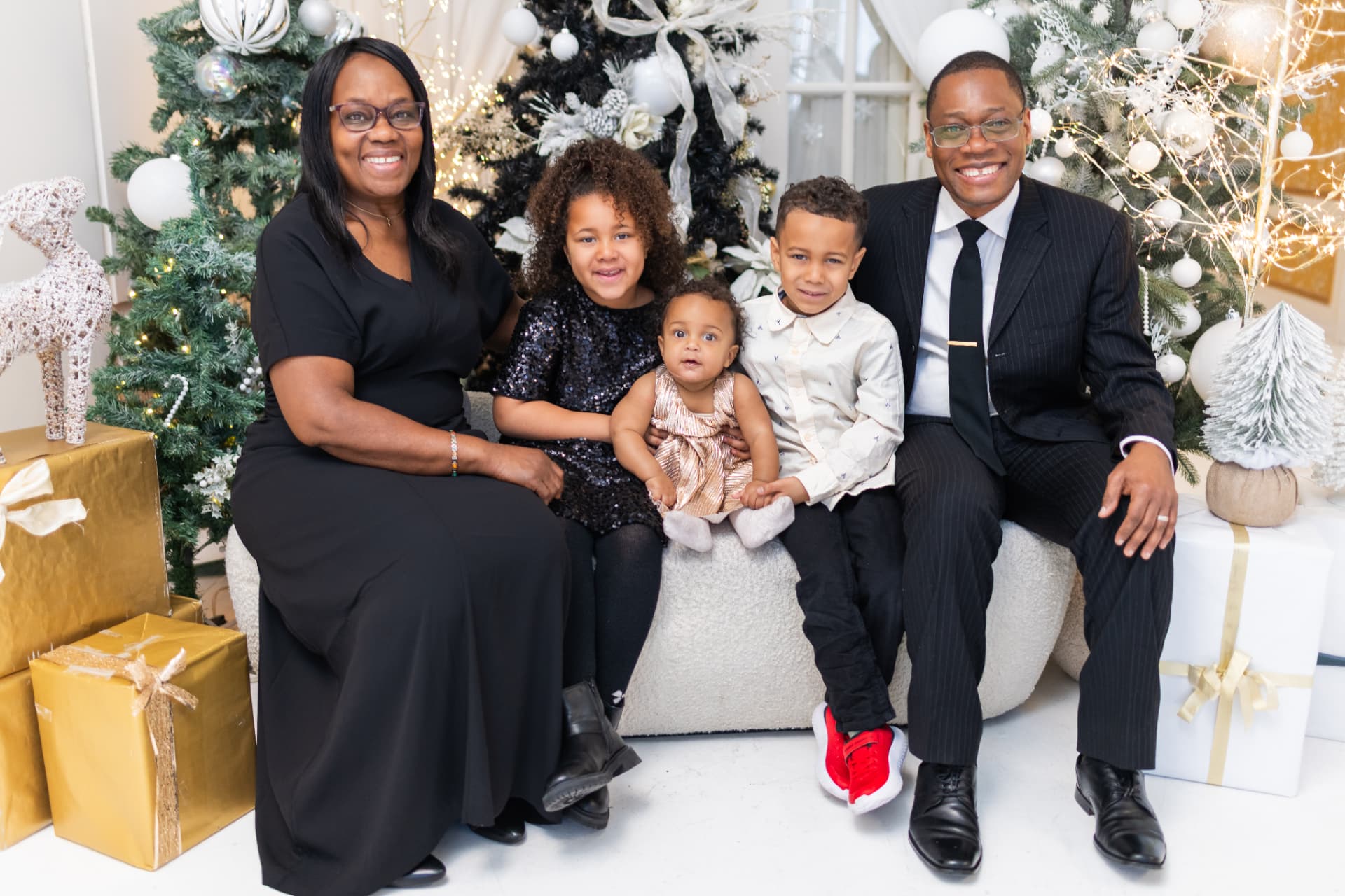 Christmas mini session in Montreal photographed by Keyris Rodriguez