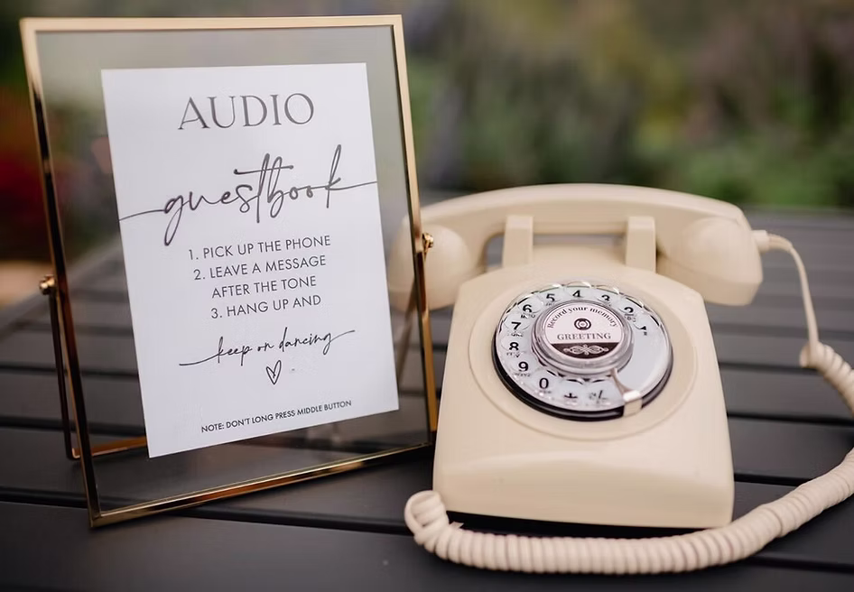 This Audio Guest Book Will Make Your Montreal Wedding Unforgettable