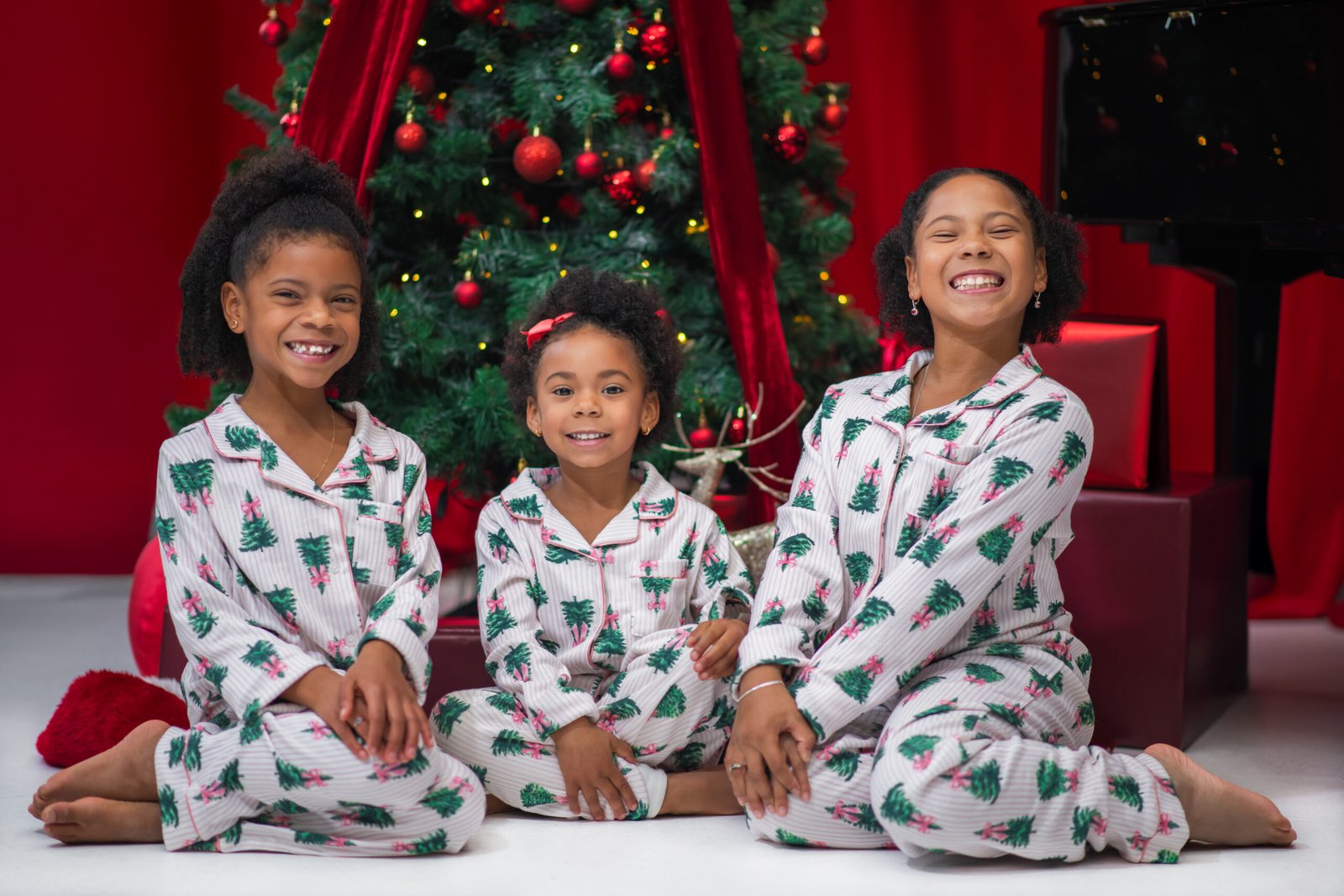 Christmas mini session in Montreal photographed by Keyris Rodriguez