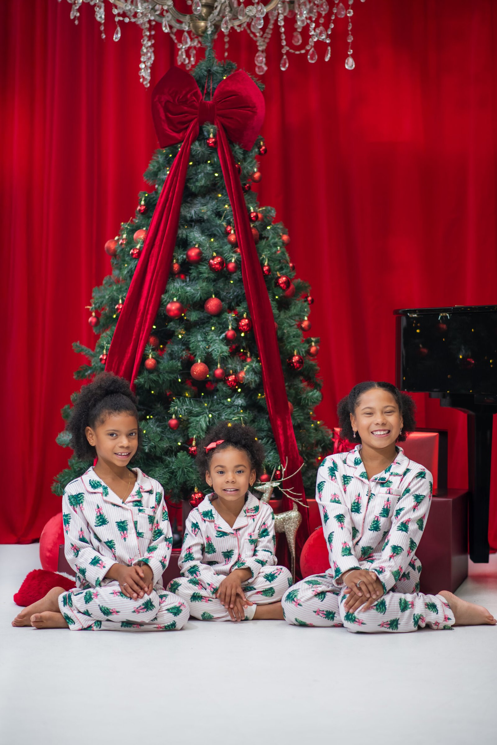 Christmas mini session in Montreal photographed by Keyris Rodriguez