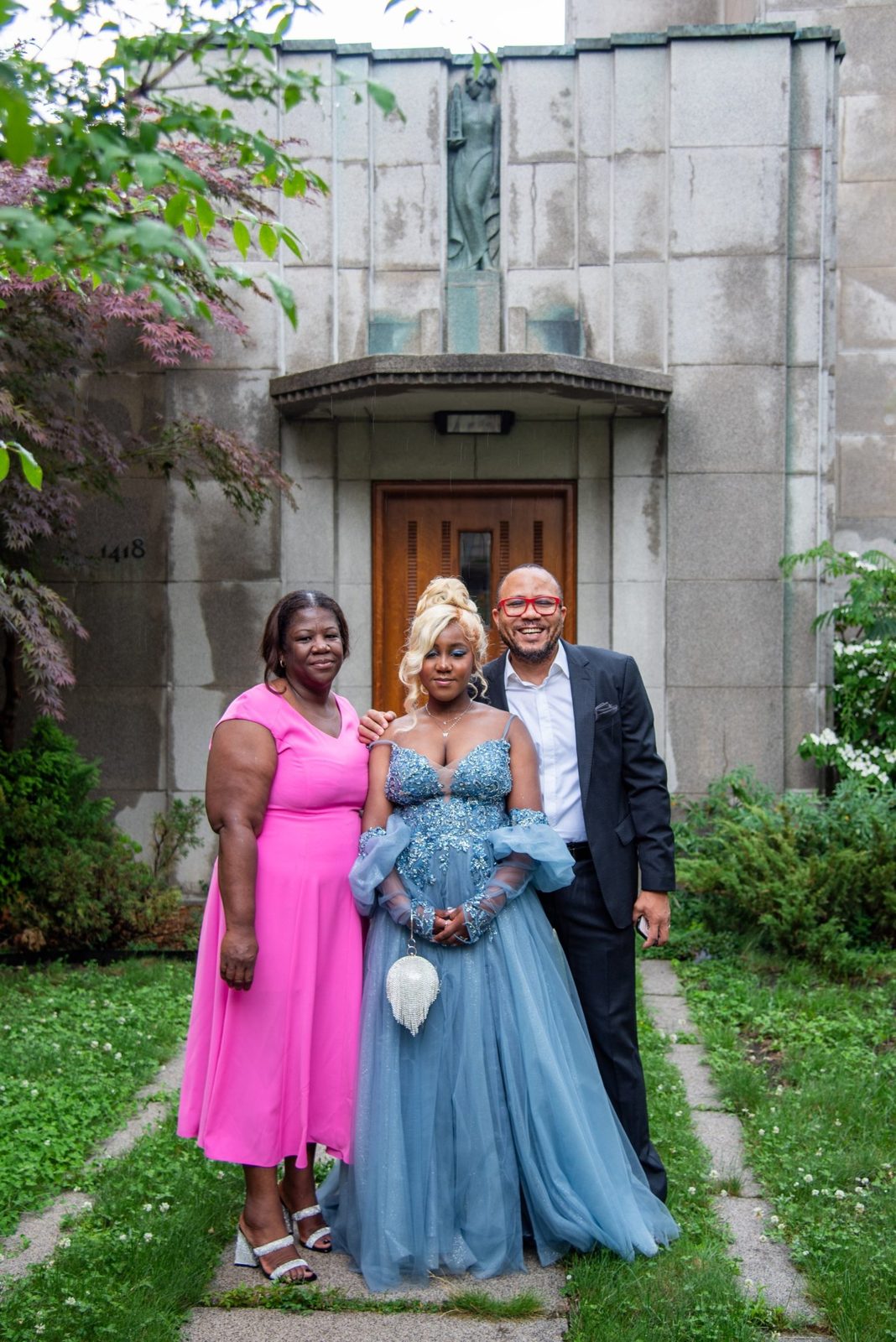 Karmel & Family family session in Montreal — photographed by Keyris Rodriguez