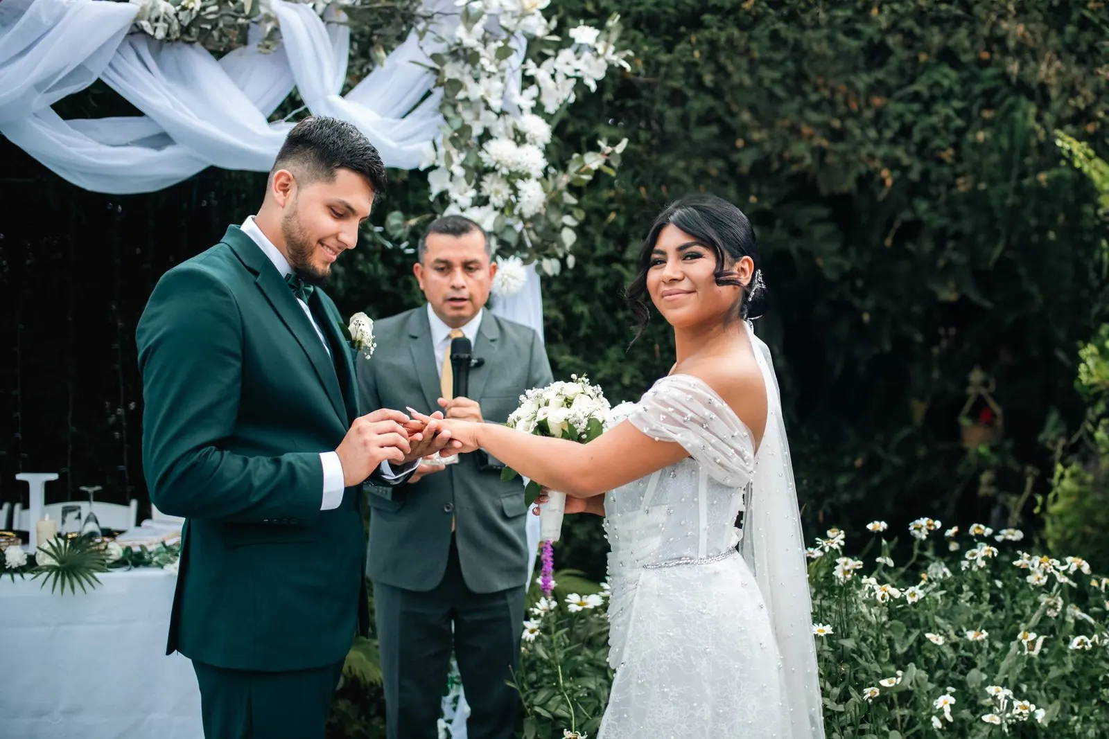 Leonardo & Isaura wedding — photographed by Keyris Rodriguez (4)