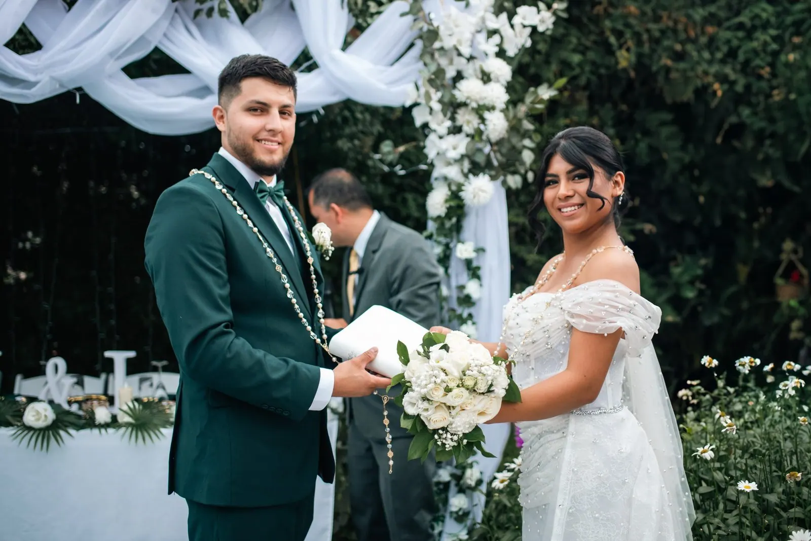 Leonardo & Isaura wedding — photographed by Keyris Rodriguez (8)
