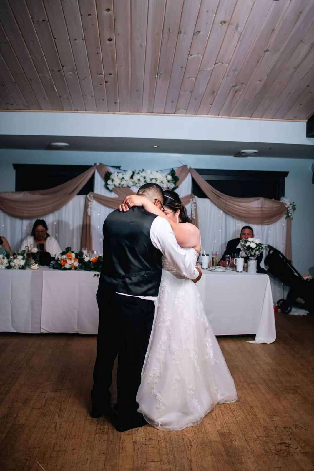 Robin & Lindy wedding — photographed by Keyris Rodriguez (14)